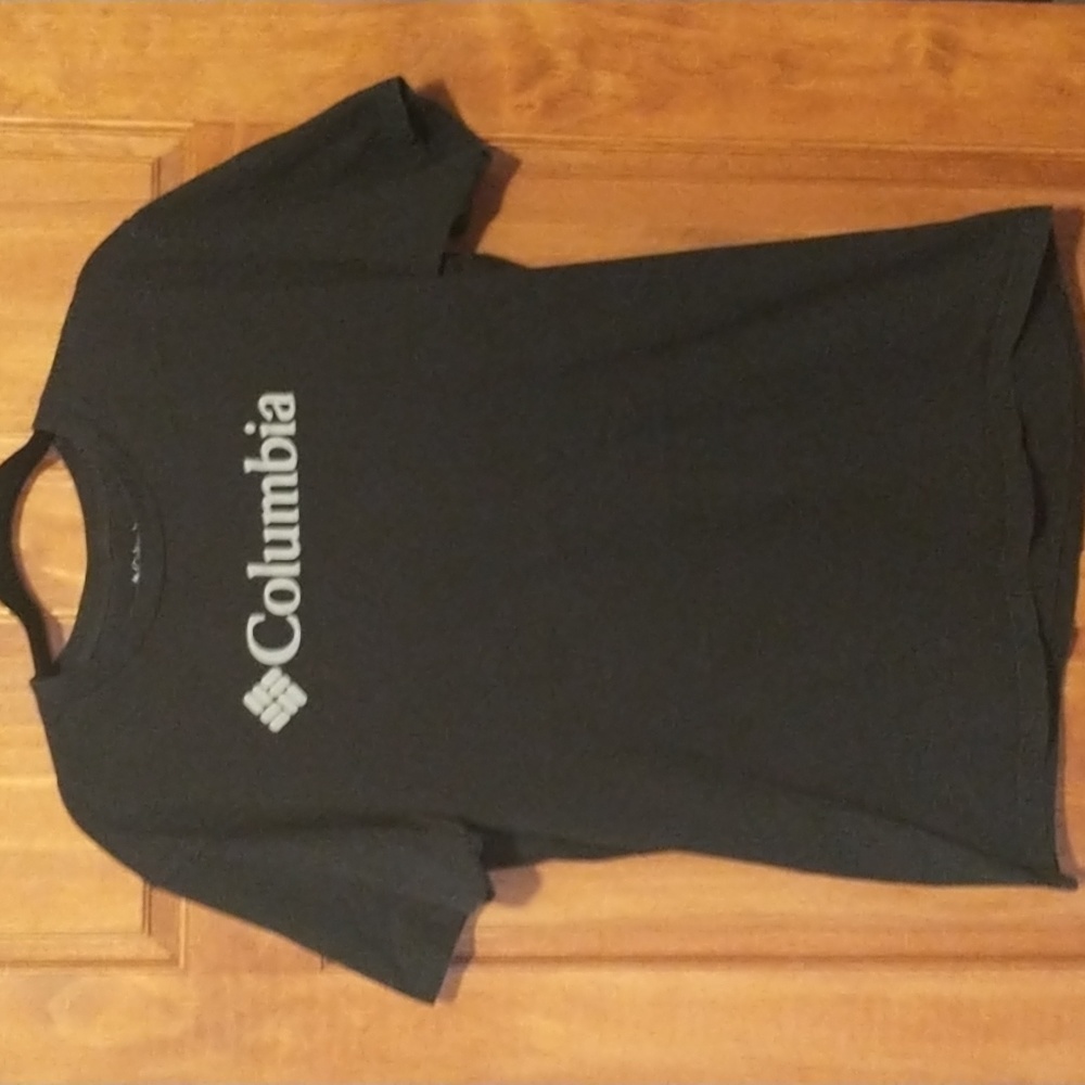 Columbia men's size L short sleeve graphic logo Tee 100% cotton